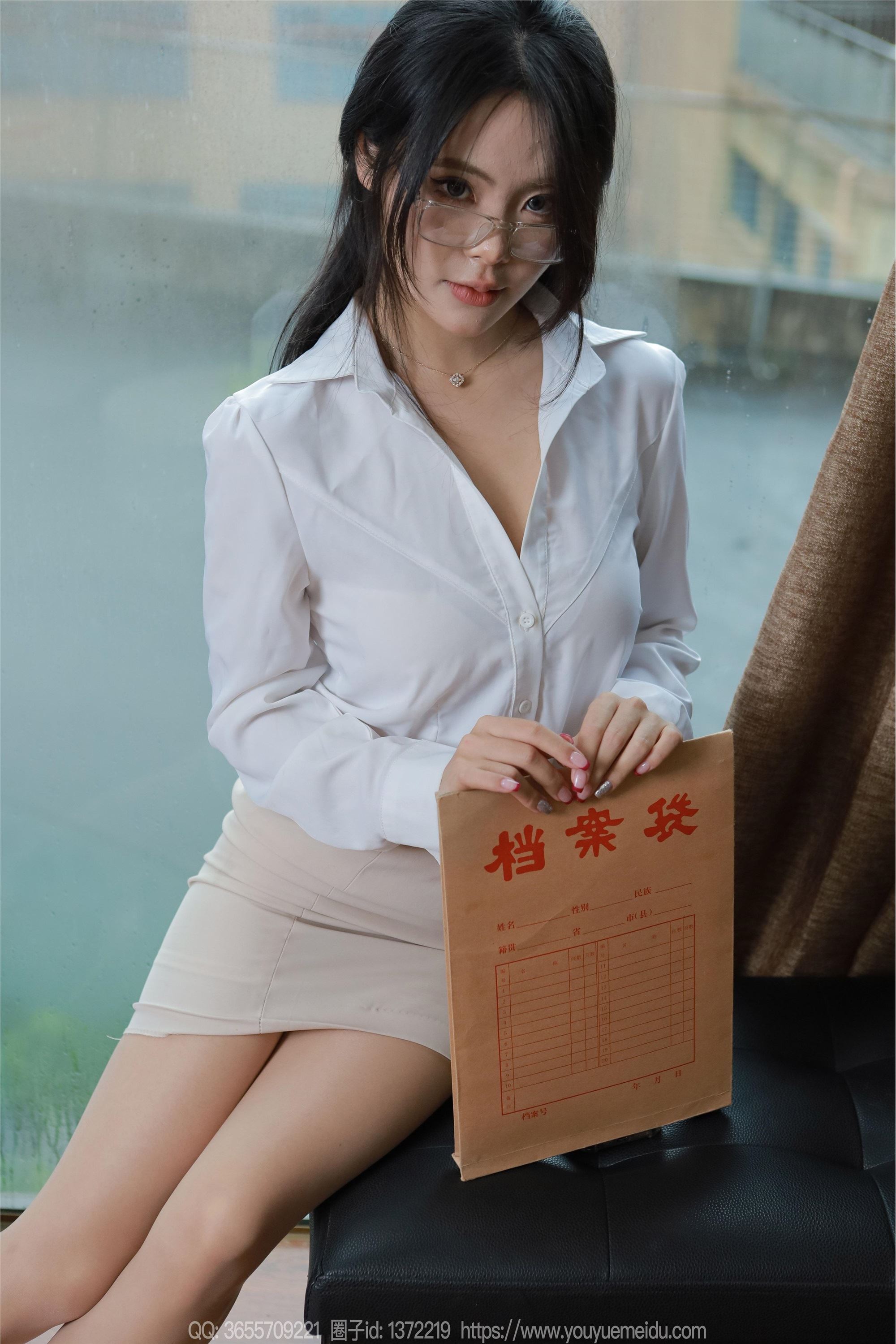 IESS异思趣向  2024.07.21 丝享家 1799 兔兔《白衣职业（上）》